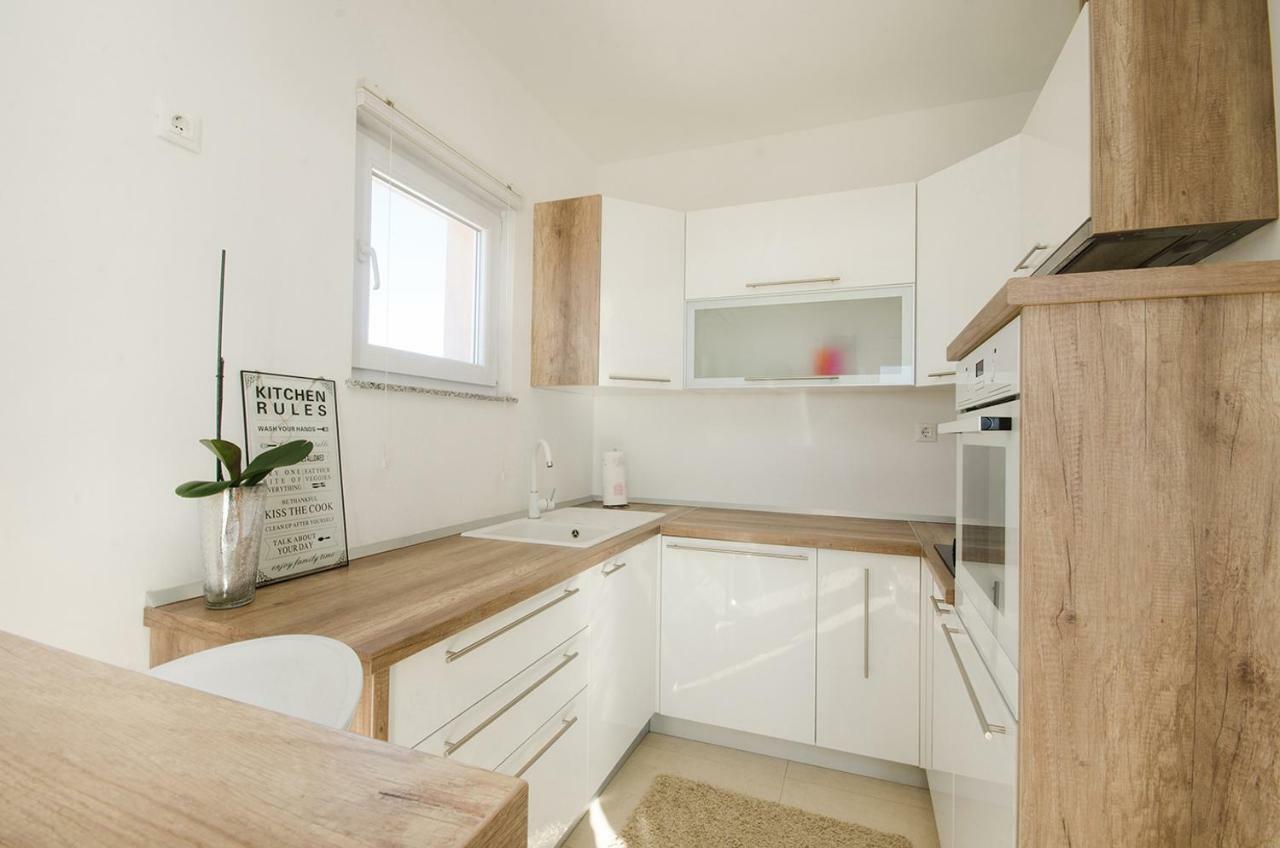 Apartman Korina Sukosan Luaran gambar